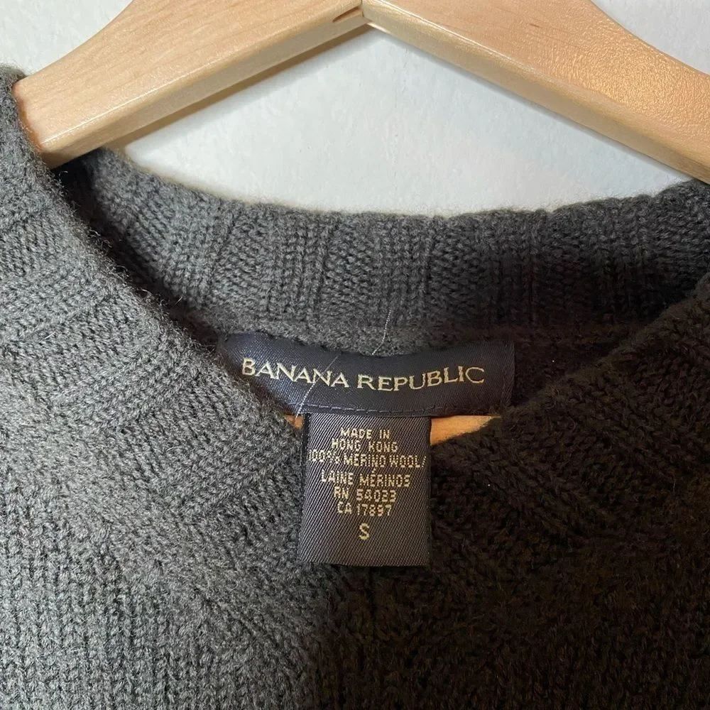 Banana Republic Merino wool pullover vneck - Picture 3 of 4